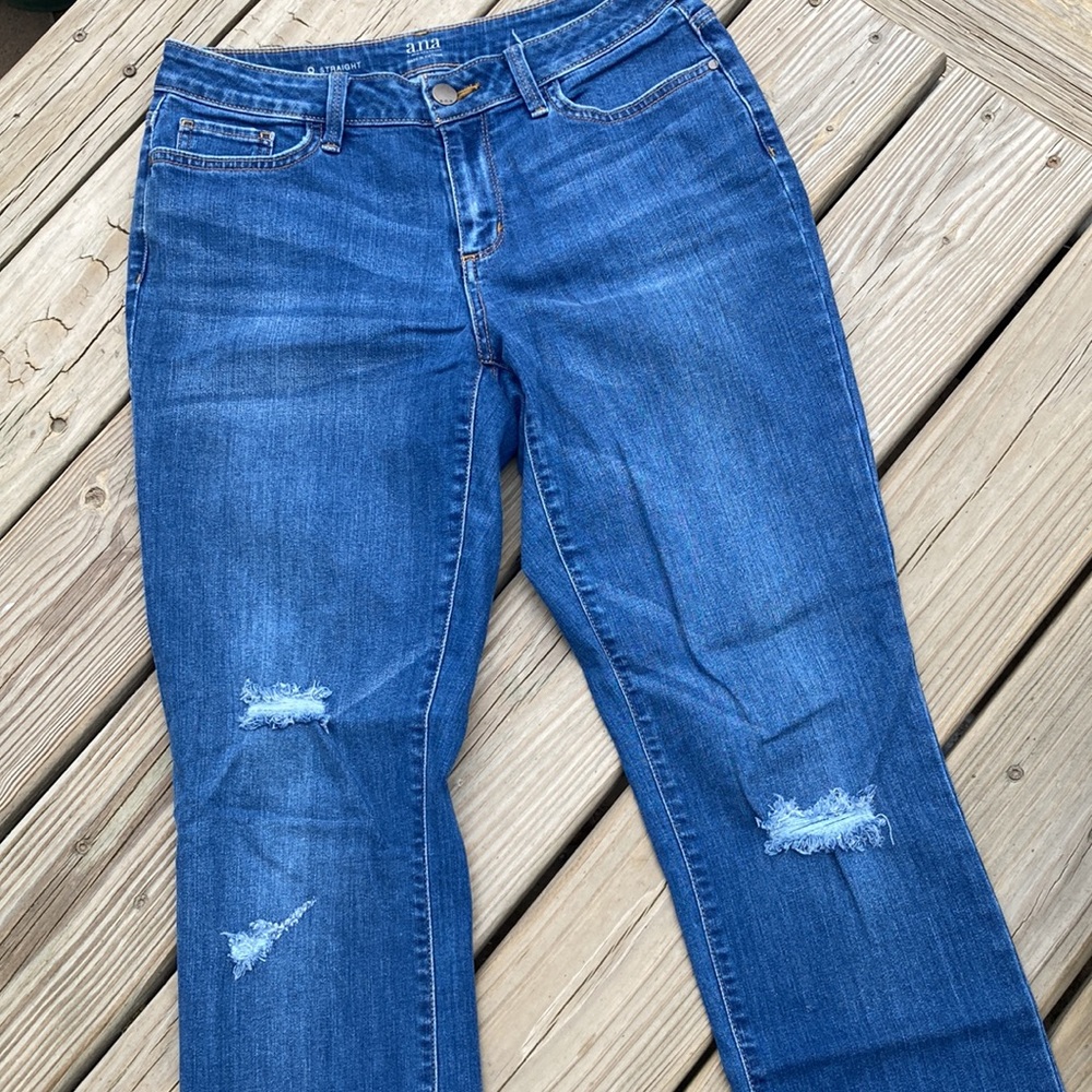 HP 🎉💕 a.n.a distressed jeans